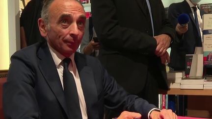 Éric Zemmour, candidat aux présidentielles ou simple auteur polémiste ? La zone grise perdure et profite à son auteur. La question des finances est également une actualité. (Capture d'écran France 2)