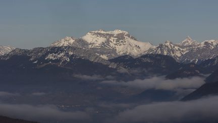 Vue sur le sommet de la Tournette, en Haute-Savoie. (VINCENT ISORE / MAXPPP)