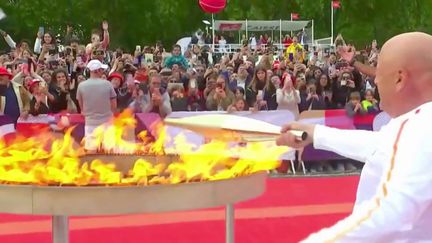 Paris 2024 : l'épopée de deux jeunes passionnés sur le relai de la flamme