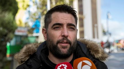 L'humoriste espagnol Dani Mateo, poursuivi pour offense à l'Espagne et à ses symboles, à son arrivée au tribunal Madrilène le 26 novembre 2018.
 ( Rodrigo Jimenez/EFE/SIPA)