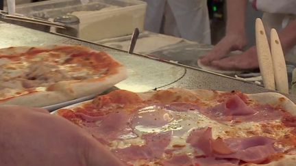 Pouvoir d’achat : une enseigne de pizzas lance un abonnement (France 2)