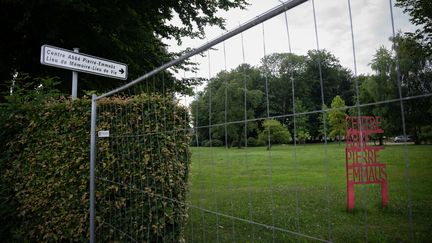 Le centre Abbé-Pierre d'Esteville (Seine-Maritime) est fermé depuis les révélations sur le fondateur d'Emmaüs. (LOU BENOIST / AFP)