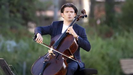 Le violoncelliste&nbsp;français Gautier Capuçon (et son violoncelle, un Matteo Goffriler de 1701) en concert à Nice (France) le 30 juillet 2020. (SYSPEO / SIPA)