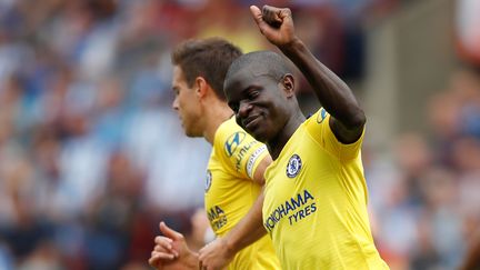 N'Golo Kante célèbre son but marqué avec Chelsea lors de la première journée de championnat face à&nbsp;Huddersfield, le 11 août 2018, au John Smith's Stadium à&nbsp;Huddersfield.&nbsp; (CARL RECINE / REUTERS)