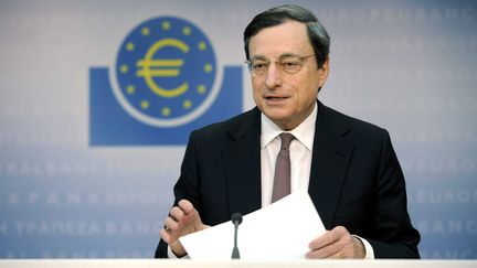 Mario Draghi, le pr&eacute;sident de la Banque centrale europ&eacute;enne, lors d'une conf&eacute;rence de presse dans les locaux de l'institution &agrave; Francfort (Allemagne), le&nbsp;26 juillet 2012. (SIPA)