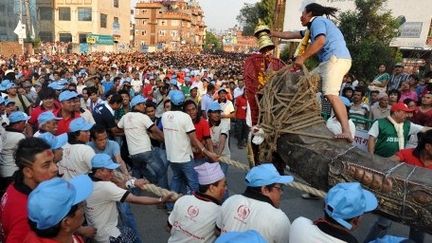 La fête de Rato Machindranath à Katmandou, le 25 avril 2012. (AFP/PRAKASH MATHEMA)