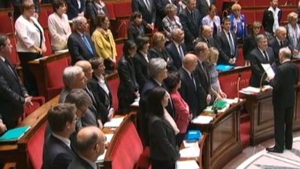 11 juin 2013. D&eacute;put&eacute;s et ministres rendent hommage &agrave; Pierre Mauroy &agrave; l'Assembl&eacute;e nationale. (FRANCETV INFO / LCP)