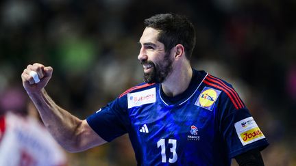 Nikola Karabatic célèbre l'un de ses cinq buts face à la Croatie à l'Euro 2024, qui font de lui le meilleur marqueur de l'histoire du championnat d'Europe. (TOM WELLER / AFP)