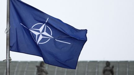 A NATO flag in Warsaw, January 12, 2024. (JAKUB PORZYCKI / NURPHOTO / AFP)