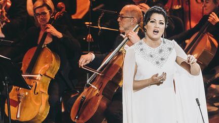 La soprano&nbsp;Anna Netrebko sur la scène des Victoires de la musique, Metz, 21 février 2020 (CHRISTOPH DE BARRY / AFP)