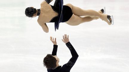 Les Cor&eacute;ens Ji Hyang Ri et Won Hyok Thae aux championnats du monde de patinage artistique &agrave; Nice (Alpes-Maritimes), le 26 mars 2012. (VALERY HACHE / AFP)