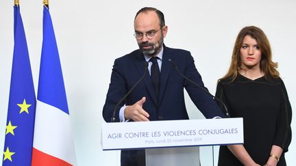 Le Premier ministre Edouard Philippe et la secrétaire d'Etat à l'Egalite Femmes-Hommes, Marlène Schiappa, à Matignon, le 25 novembre 2019.&nbsp; (AFP)