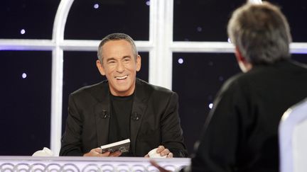 L'animateur Thierry Ardisson, le 2 septembre 2010 &agrave; Paris lors de l'enregistrement de son &eacute;mission "Salut les Terriens". (THOMAS SAMSON / AFP)