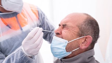 Pyrénées-Atlantiques : une soudaine hausse de contaminations au Covid-19