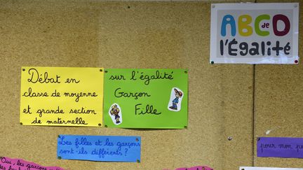 Un tableau dans une classe de maternelle, le 13 janvier 2014. (PHILIPPE DESMAZES / AFP)