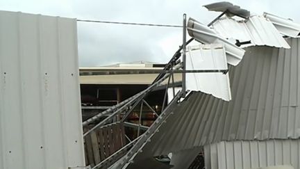 Une mini&nbsp;tornade a frappé la petite ville de Villeneuve-Loubet, dans les Alpes-Maritimes, dans la nuit de mercredi à jeudi 12 avril. (France 3)