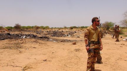 &nbsp; (Les restes du MD 83 d'Air Algérie dans le nord du Mali © MAXPPP)