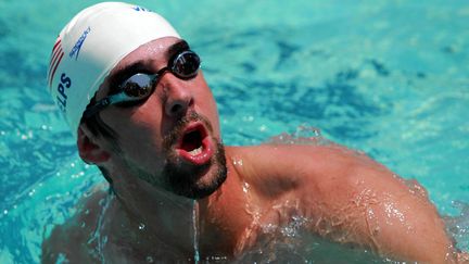 Le nageur am&eacute;ricain Michael Phelps, le 30 octobre 2012 &agrave; Rio de Janeiro (Br&eacute;sil). (MARCELO REGUA / AGENCIA O DIA / ESTADAO CONTEUDO / AFP)