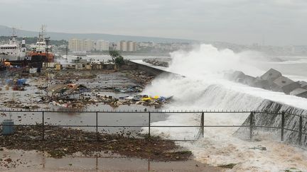 Une temp&ecirc;te ravage le littoral de&nbsp;Visakhapatnam, dans le golfe du Bengale (Inde),&nbsp;en 2013. (REUTERS)