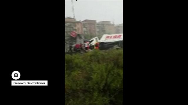 Effondrement d'un pont à Gênes : plus d'une trentaine de véhicules ont fait une chute de 45 mètres