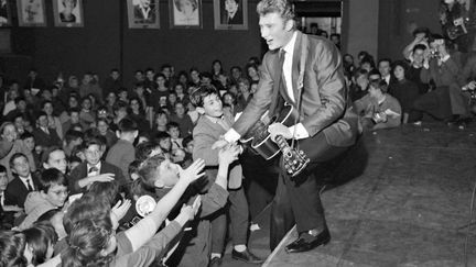 Johnny Hallyday en concert à l'Olympia, le 13 décembre 1962. (AFP)