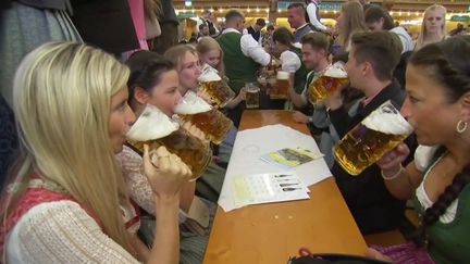 Allemagne : la fête de la bière fait son grand retour à Munich