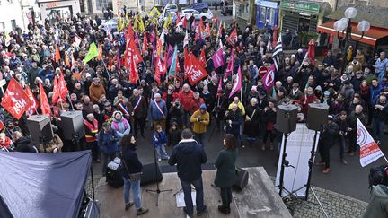 Manifestation de soutien à l'hebdomadaire Le Poher, samedi 25 février à Carhaix (Finistère). (THOMAS BR?GARDIS / OUEST-FRANCE / MAXPPP)