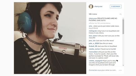 Capture d'&eacute;cran d'une photo d'Autumn Veatch&nbsp;&agrave; bord de l'avion, post&eacute;e sur son compte Instagram, le 11 juillet 2015. (CHERRY.EXE / INSTAGRAM)