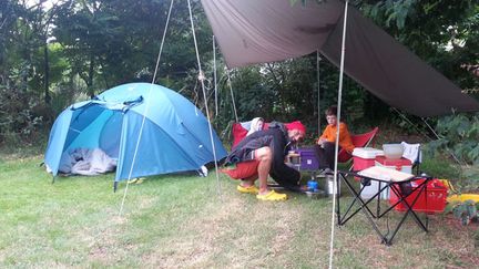 &nbsp; (Une famille jurassienne au camping "La Fontaine du Hallate" à Plougoumelen, certifié par l'éco-Label européen et Green Globe © Jérôme Jadot / RF)