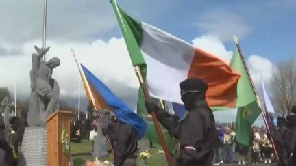 Eurozapping : le 25e anniversaire de l'accord du Vendredi Saint en Irlande sous haute tension