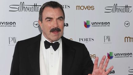 L'acteur Tom Selleck salue les journalistes, le 14 novembre 2013, &agrave; New York (Etats-Unis).&nbsp; (PICTURE PERFECT / REX / SIPA)