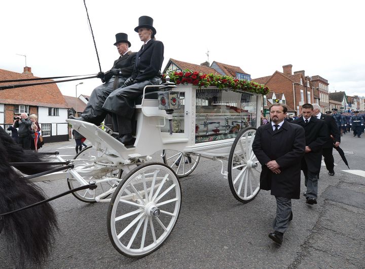 Dernier hommage de ses fans à Robin Gibb dans les rues de Thame
 (ANDREW YATES / AFP)