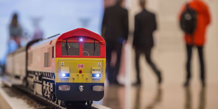 Le petit train de Josephine Pryde, finaliste du Turner Prize, à la Tate Britain (26 septembre 2016)
 (Guy Bell / REX / Shutterstock / SIPA)