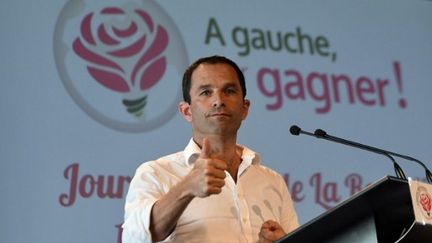 Benoit Hamon est le premier à réunir les parrainages nécessaires pour être candidat à la primaire de la gauche&nbsp; (XAVIER LEOTY / AFP)