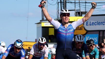 Fabio Jakobsen savoure sa première victoire sur le Tour de France à Nyborg (Danemark), le 2 juillet 2022. (THOMAS SAMSON / AFP)