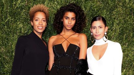 Les créatrices de mode Carly Cushnie et Michelle Ochs, avec le mannequin Imaan Hammam (au centre)
 (Neil Rasmus / BFA / REX / Shutterstock / SIPA )