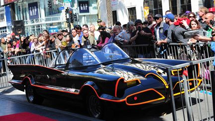 La batmobile pr&eacute;sent&eacute;e &agrave; Hollywood (Californie), le 5 avril 2012. (FREDERIC J. BROWN / AFP)