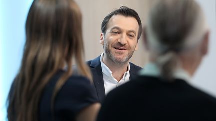 Le&nbsp;médecin endocrinologue et nutritionniste Boris Hansesur le plateau de&nbsp;"PuMS", le 19 novembre 2019. (GUILLAUME GEORGES / MAXPPP)