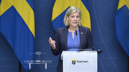 La Première ministre suédoise,&nbsp;Magdalena Andersson, reconnaît sa défaite aux élections législatives, lors d'une conférence de presse à Stockholm, le 14 septembre 2022. (JESSICA GOW / TT NEWS AGENCY / AFP)