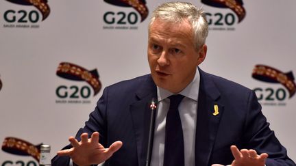 Le ministre de l'Economie et des Finances, Bruno Le Maire, s'adresse aux journalistes lors du G20, le 22 février 2020 à&nbsp;Riyadh (Arabie Saoudite).&nbsp; (FAYEZ NURELDINE / AFP)