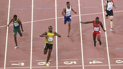 Bolt loin devant Gatlin (ANTONIN THUILLIER / AFP)