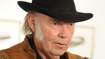 Le canadien Neil Young est l'Homme au Chapeau Noir dans le film "Paradox" de Darryl Hannah. 
 (Angela Weiss / Getty Images / AFP)