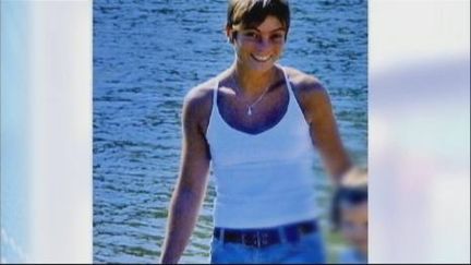 Anne Caudal, 28 ans, enceinte de trois mois et demi, mesure 1,65m et a les yeux marrons (France 2)