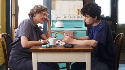 Annette Bening et Lucas Jade Zumann
 (Mars Films )