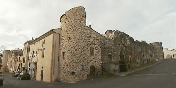 Le Fort villageois de Mareugheol dans le Puy-de-Dôme.
 (France 3 Culturebox (capture d&#039;écran))