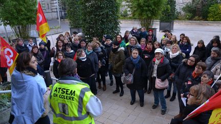 Manifestation d'Atsem à Tours, en décembre 2016. (MaxPPP)