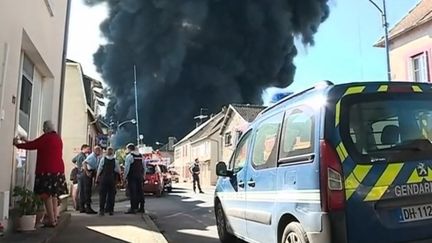 Incendie et explosions dans une usine : une personne portée disparue