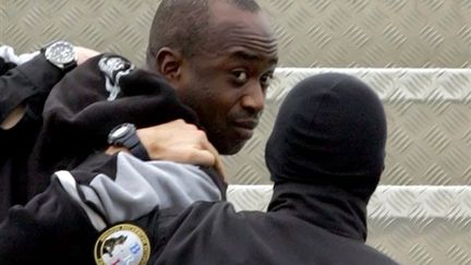 Youssouf Fofana à l'aéroport d'Abidjian le 4 mars 2005 (© AFP Issouf Sanogo)