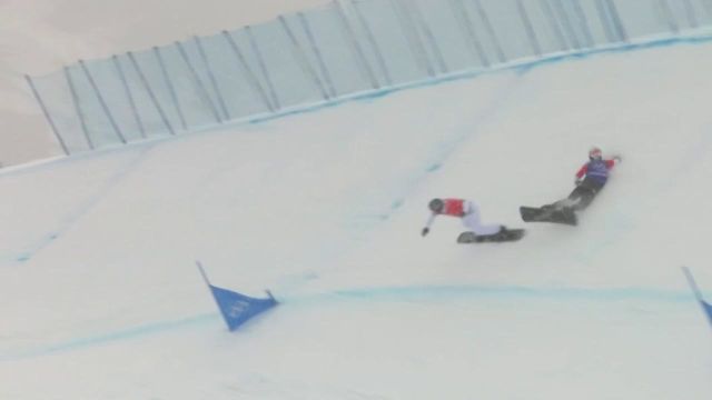 In the quarter-finals, Merlin Surget and Chloé Trespeuch failed to finish in the first two qualifying places for the rest of the competition.  The French take the door from the start of the mixed snowboard cross team event, like Julia Pereira de Sousa Mabileau and Loan Bozzolo before them.