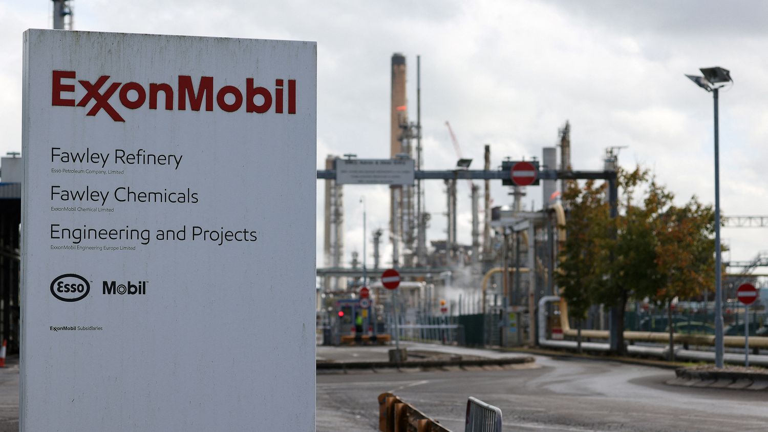 ExxonMobil sta intraprendendo un’azione legale per impedire la tassazione dei “superprofitti” dei giganti dell’energia.